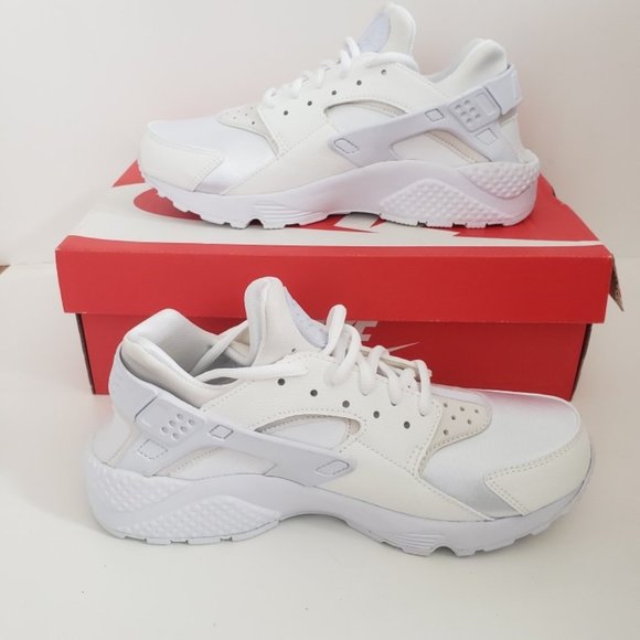 Nike Air Huarache Run (Women's Size 9, Men's 7.5) Nike Air Huarache Run (Women's Size 9, Men's 7.5)